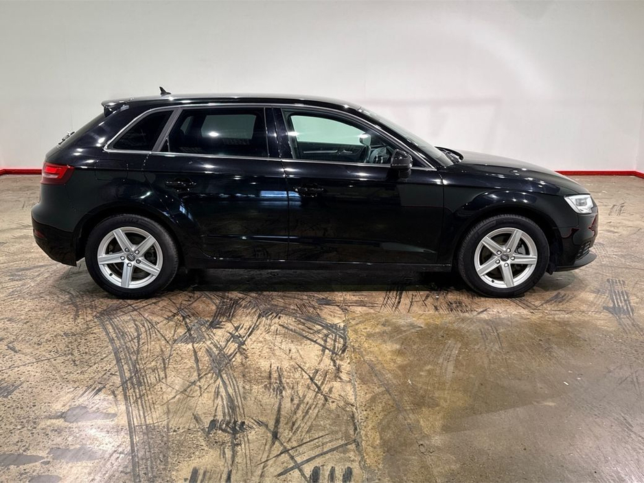Audi A3 1.4 TFSI AUTOMATIC - FACTORY ALLOYS - PUSH BUTTON START/STOP - REAR CAMERA - MULTI FUNCTION STEERING WHEEL - CRUISE CONTROL — thumbnail 2