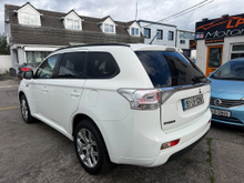 2015 Mitsubishi Outlander 2L Petrol Plug-in Hybrid For Sale Images