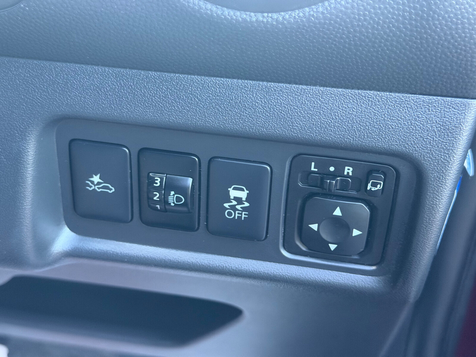 Mitsubishi Mirage — thumbnail 15