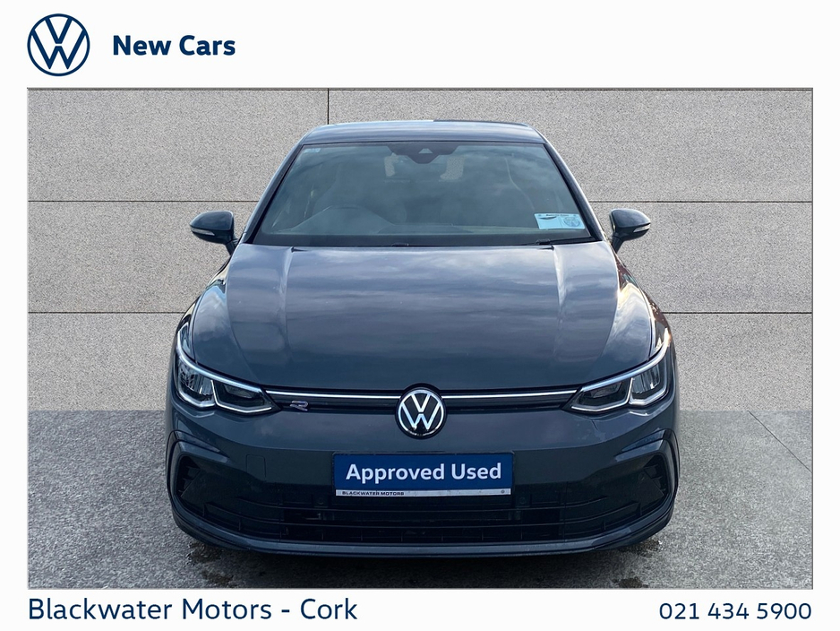 Volkswagen Golf 2.0TDI 150BHP R-LINE WITH KEYLESS LOCKING & STARTING, HIGH BEAM ASSISTANT, REAR VIEW CAMERA, DRIVER ASSISTANCE PACK, ALLOY WHEELS AND WINTER PACK — thumbnail 6