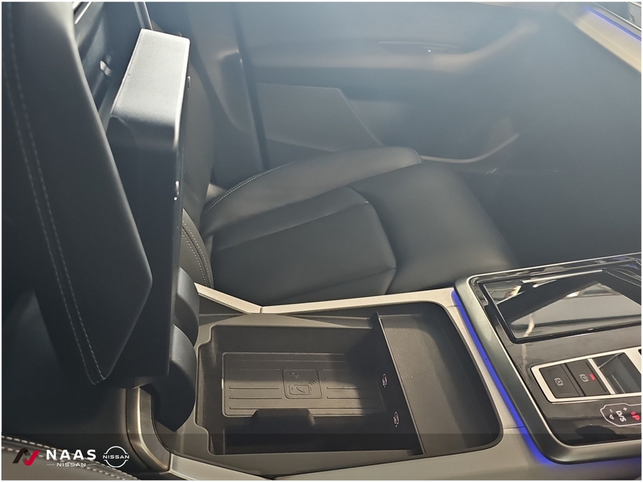 2025 Audi Q7 3L Petrol Plug-in Hybrid For Sale Images