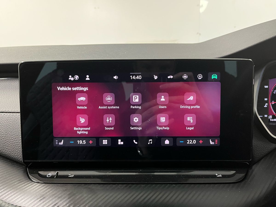 Skoda Octavia Sportline DSG 2.0TDI 150BHP - Reversing Camera - Ambient Lighting - Climate Control - Heated Seats - Keyless Start - Apple CarPlay/Android Auto — thumbnail 18