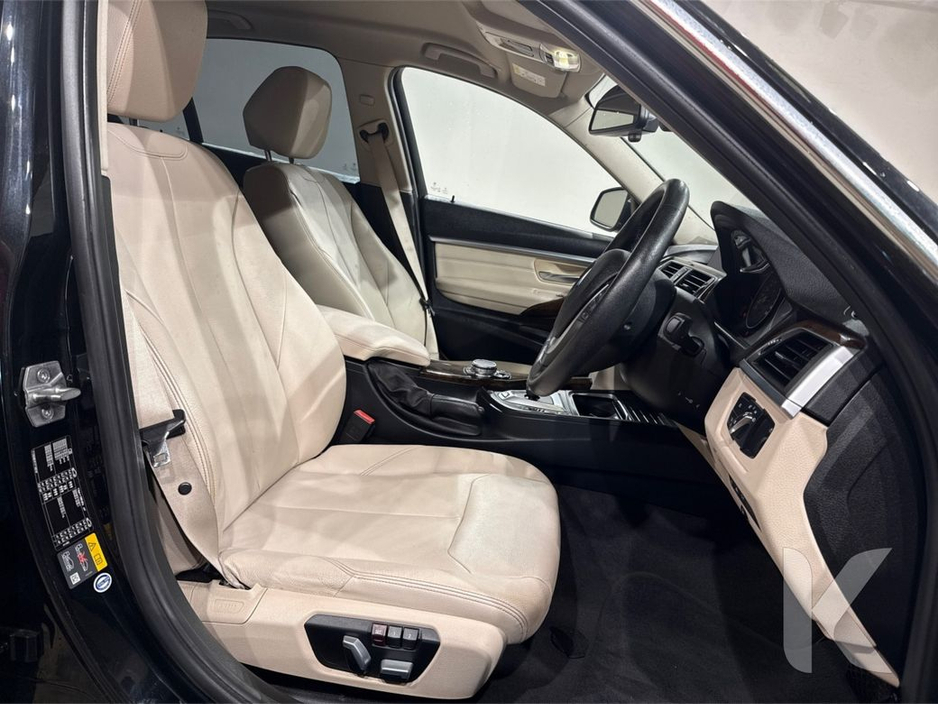BMW 3 Series 330e 2.0 HYBRID - MULTI FUNCTION STEERING WHEEL - CRUISE CONTROL - LANE KEEP ASSIST - HEATING / AC CONTROLS - HEATED SEATS - REVERSE CAMERA - ELECTRIC — thumbnail 21