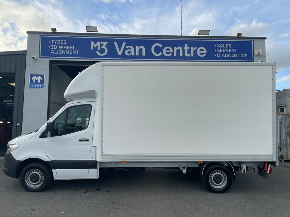 2023 Mercedes-Benz Sprinter 2L Diesel For Sale Images