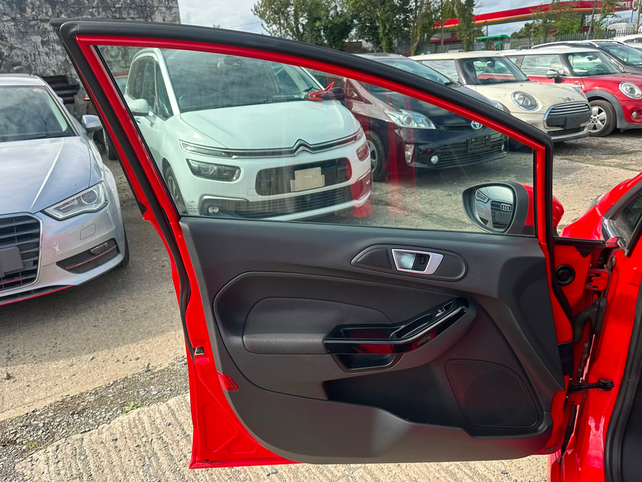 Ford Fiesta 1.0L EcoBoost Petrol Automatic - Low mileage (2130) — thumbnail 10