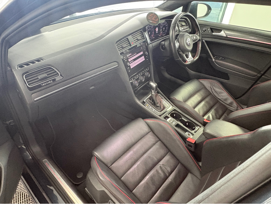 2019 Volkswagen Golf 2L Petrol For Sale Images