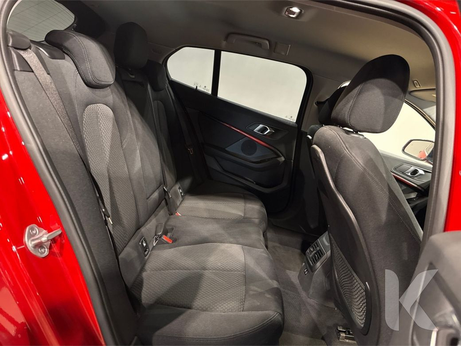 BMW 1 Series 1.5 AUTOMATIC - NEW MODEL - PLAY EDITION - CRUISE CONTROL - DIGITAL DASH REAR CAMERA/PARKING RADAR — thumbnail 19