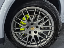 2017 Porsche Cayenne 3L Petrol Plug-in Hybrid For Sale Images