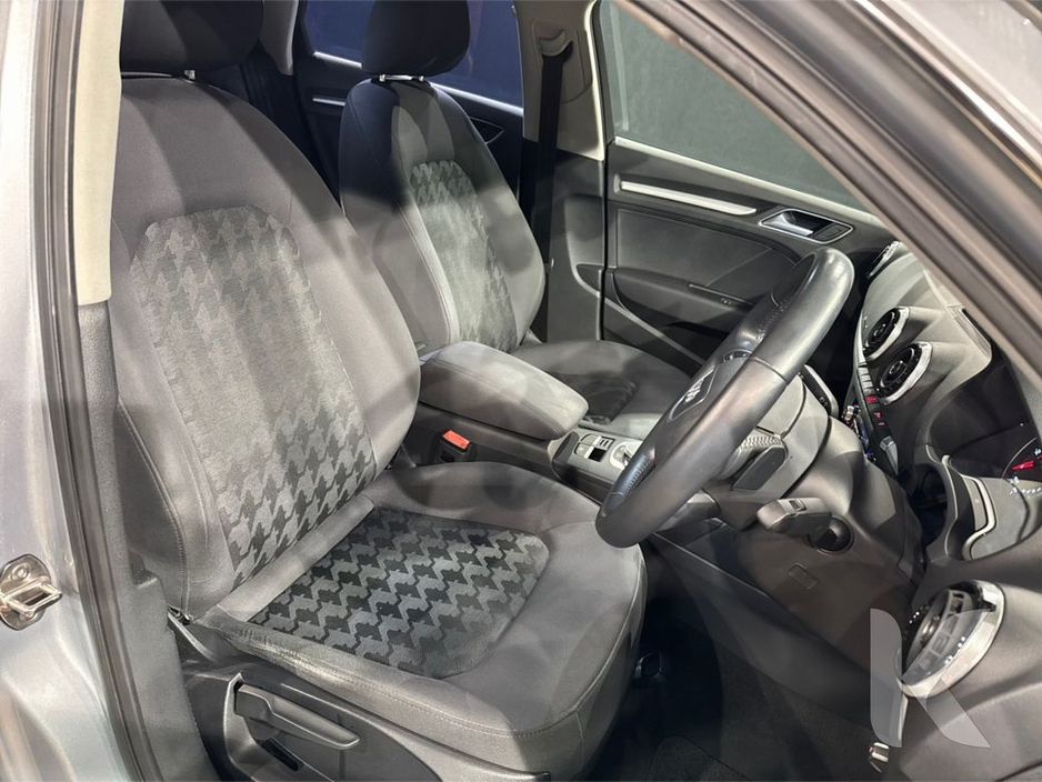 Audi A3 1.4 TSI AUTOMATIC - FACTORY ALLOYS - CRUISE CONTROL - REAR CAMERA — thumbnail 14