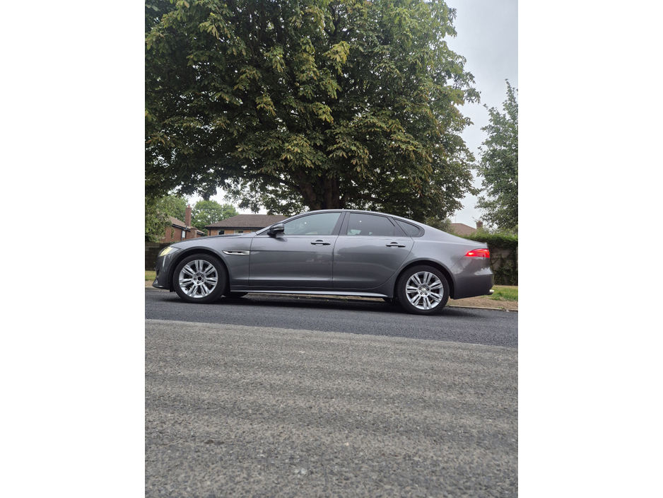 Jaguar XF 2.0 D RWD R-SPORT MY 18 4DR AUTO — thumbnail 30