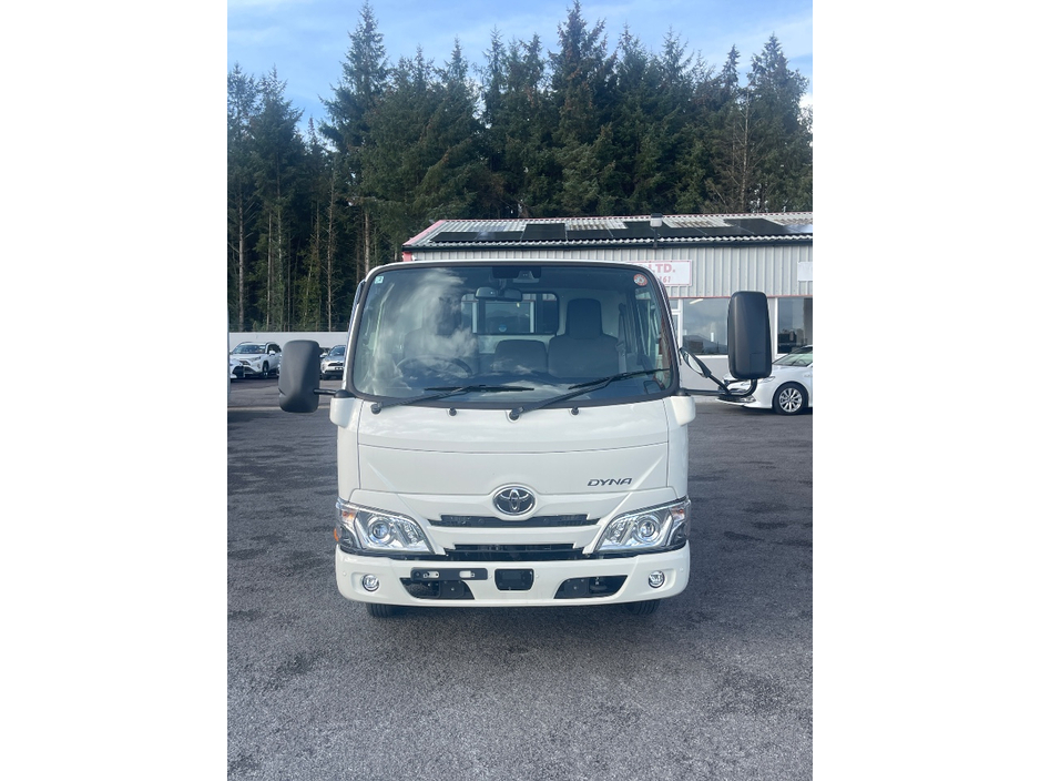 2026 Toyota DYNA 2L Petrol For Sale Images