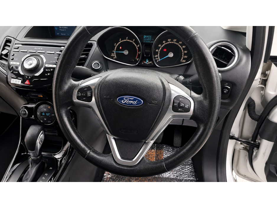 Ford Fiesta 2016 Ford Fiesta 1.0L  Auto *High Spec* — thumbnail 24