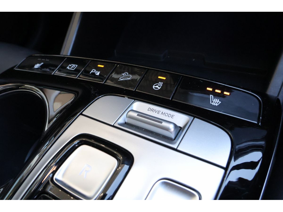 Hyundai Tucson 2WD Executive Plus HEV Auto w.2 Tone Roof — thumbnail 16