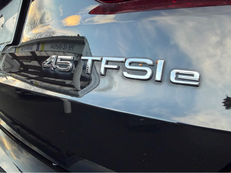 2022 Audi Q3 1.4L Petrol Plug-in Hybrid For Sale Images