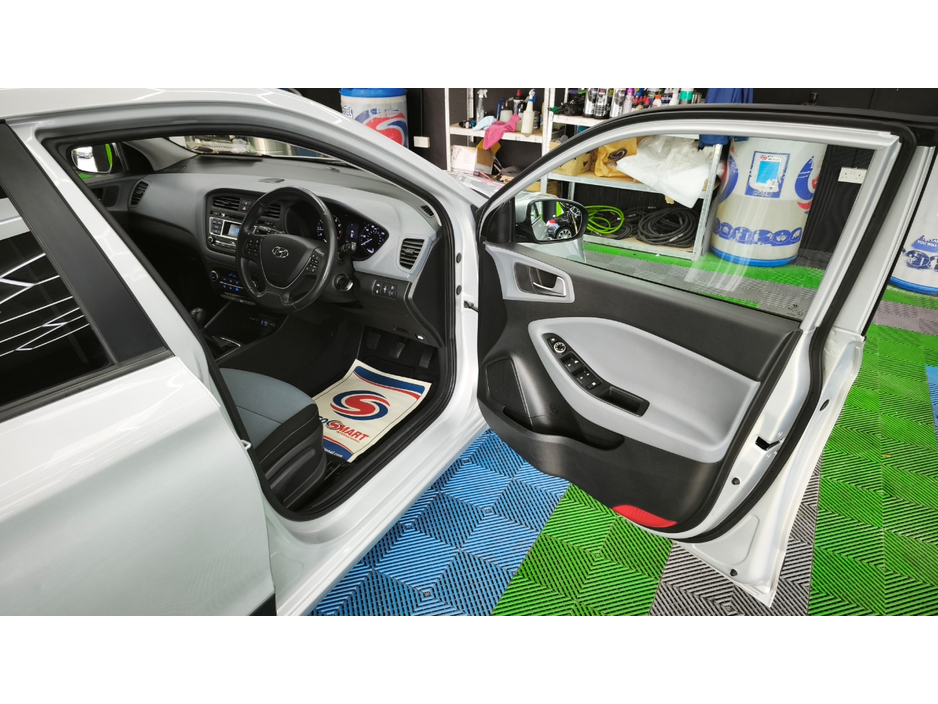 Hyundai i20 PREMIUM 83BHP 5DR — thumbnail 11