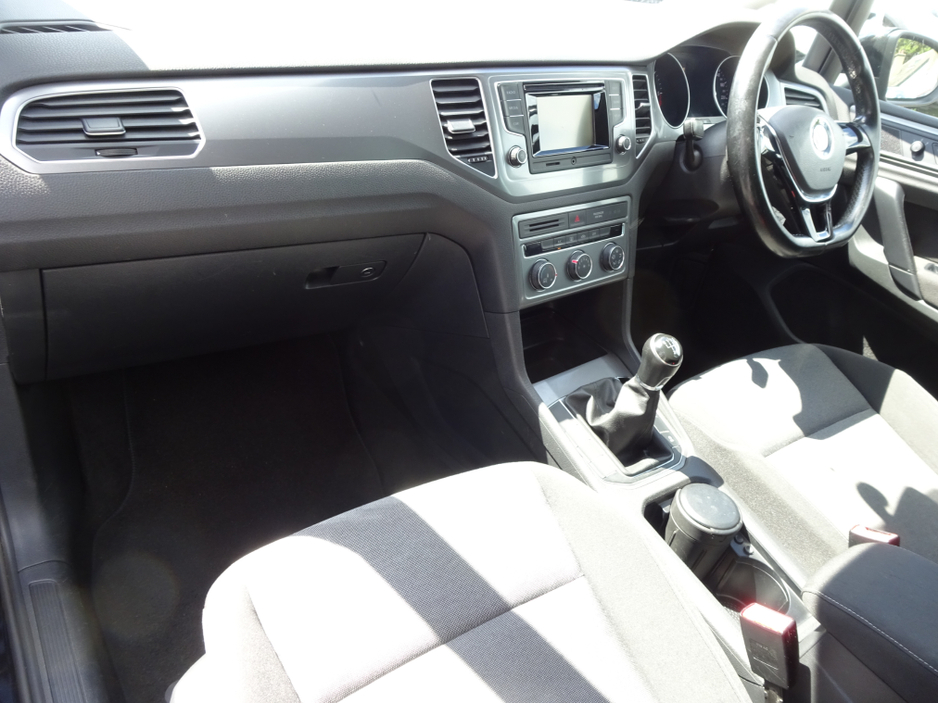 2015 Volkswagen Golf SV 1.6L Diesel For Sale Images