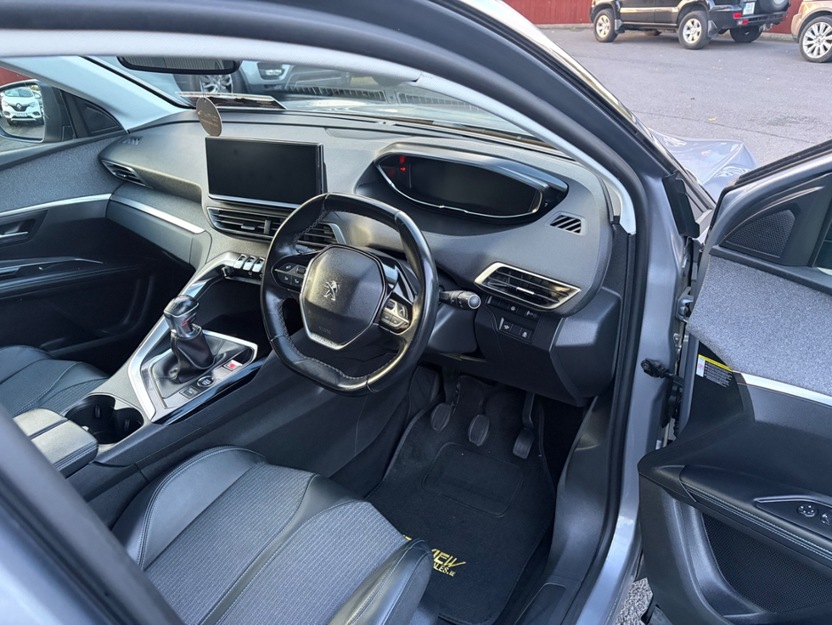 2022 Peugeot 5008 1.5L Diesel For Sale Images