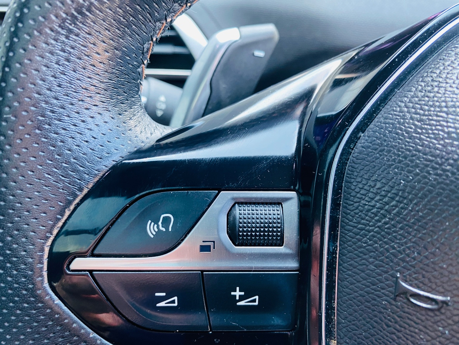 2022 Peugeot 5008 2L Diesel For Sale Images