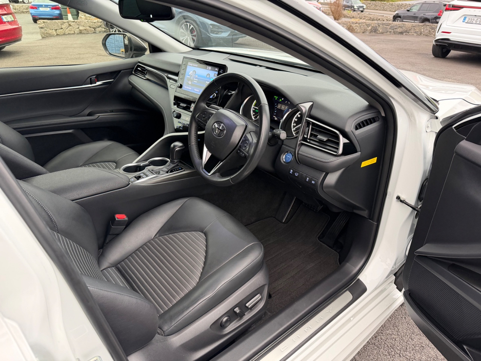 2023 Toyota Camry 2.5L Petrol Hybrid For Sale Images