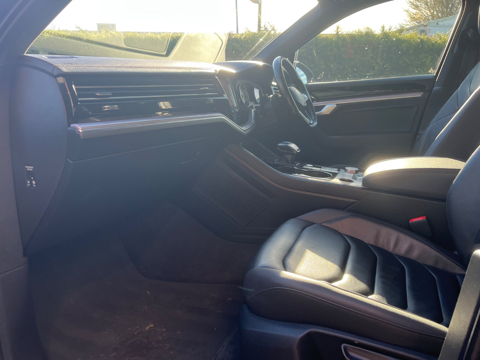 2021 Volkswagen Touareg 3L Diesel For Sale Images