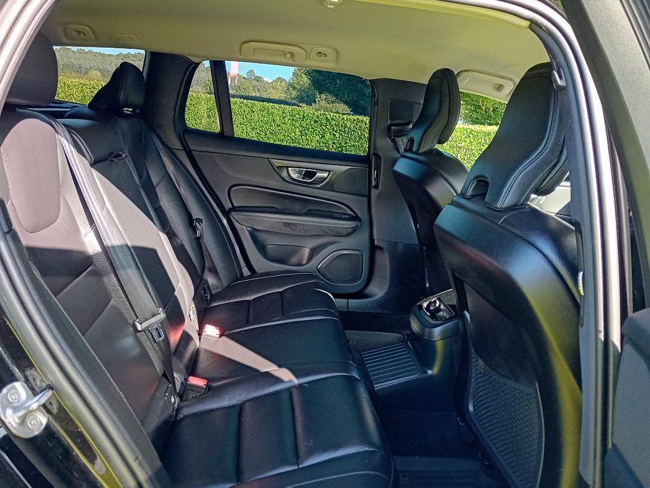 2023 Volvo V60 2L Petrol Plug-in Hybrid For Sale Images