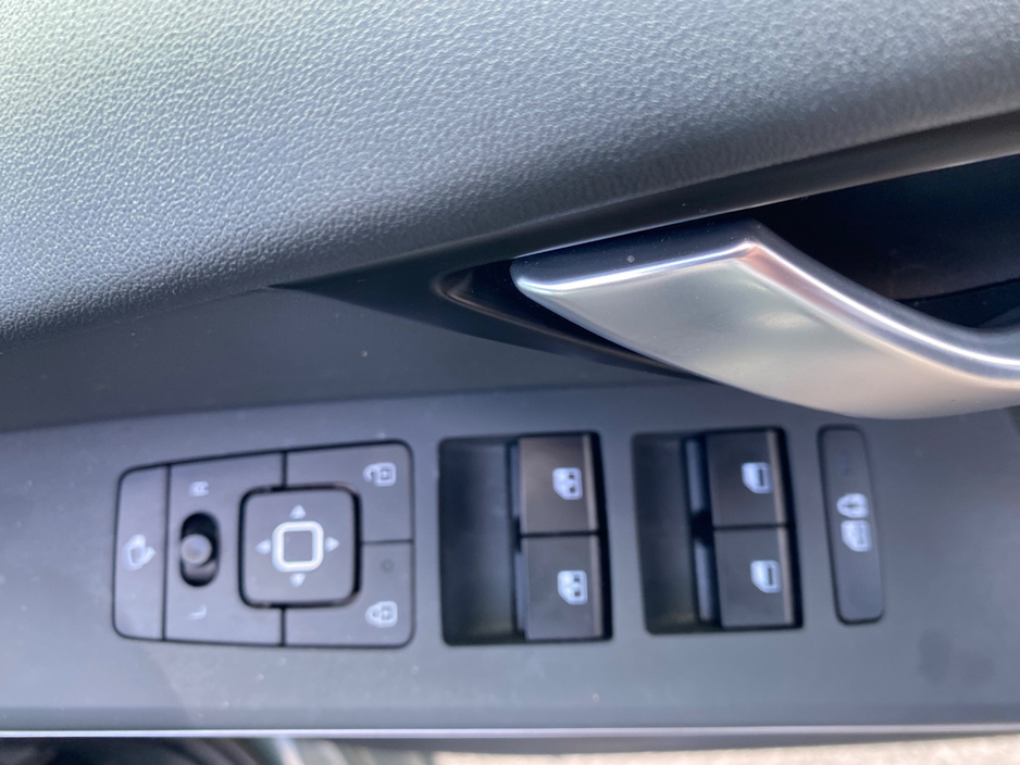 2025 Kia Niro 1.6L Petrol Plug-in Hybrid For Sale Images