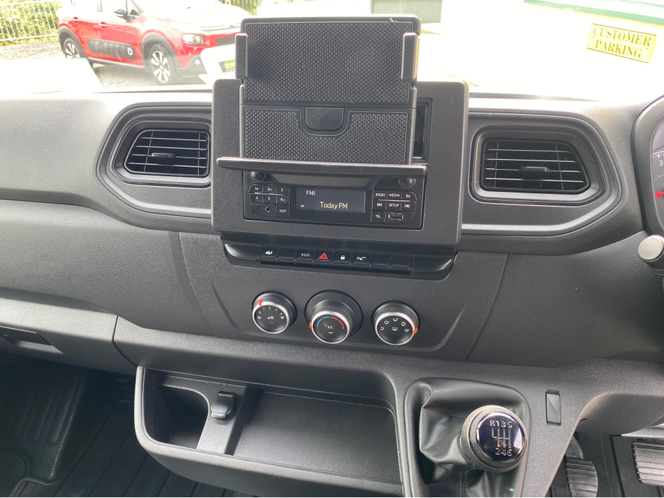 2021 Nissan NV400 2.3L Diesel For Sale Images