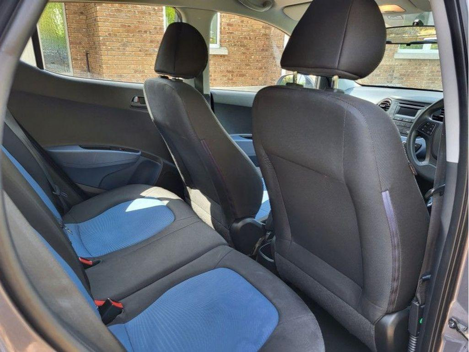 Hyundai i10 1.0 Classic Hatchback Petrol Manual (67bhp) — thumbnail 2