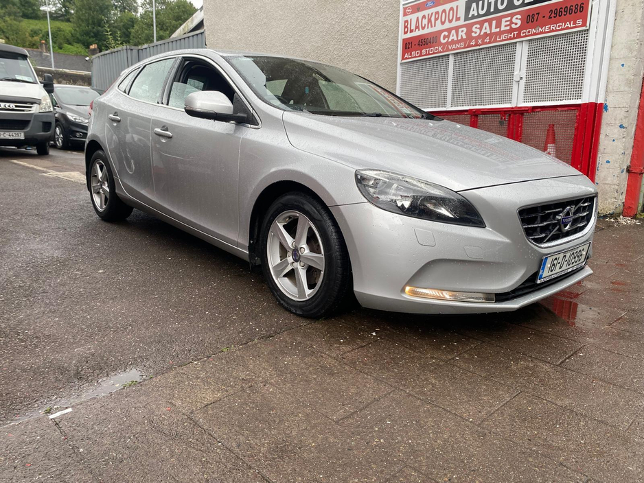 2016 Volvo V40 2L Diesel For Sale Images