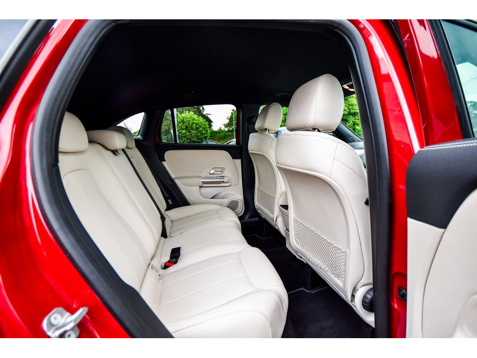 Mercedes-Benz GLA Class 200d Progressive Night Pack Auto — thumbnail 10
