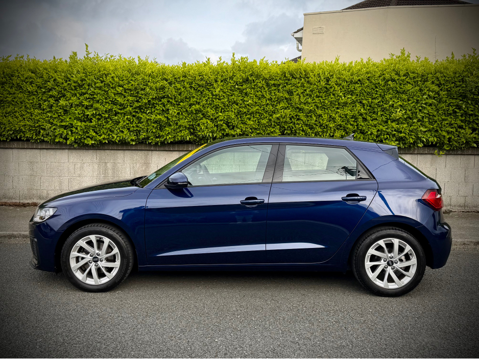 Audi A1 1.0 TFSi SE Petrol 5dr Hatchback Manual. — thumbnail 3