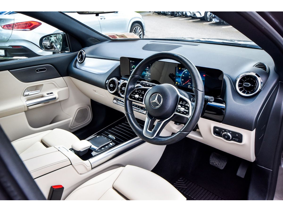 Mercedes-Benz GLA Class 180d Progressive Night Pack Auto — thumbnail 13