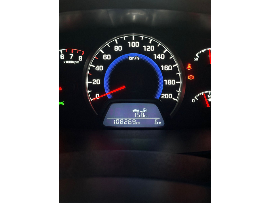 Hyundai i10 DELUXE 4DR — thumbnail 7