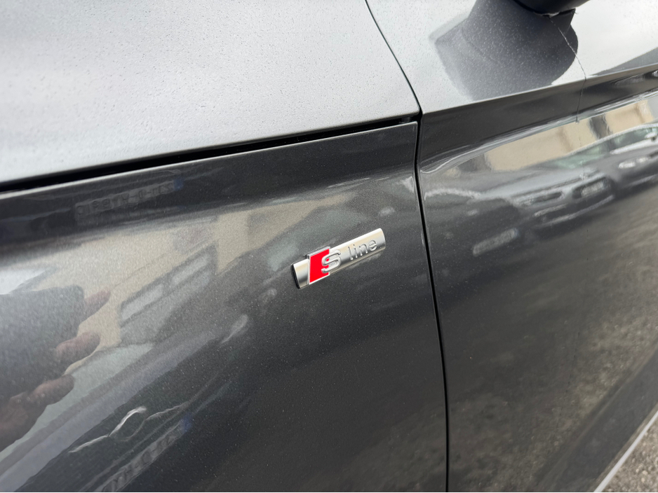 2023 Audi Q5 2.0L Petrol Plug-in Hybrid For Sale Images