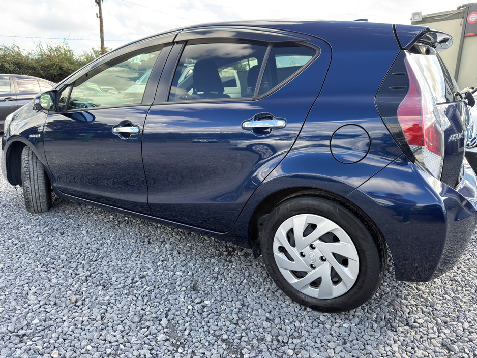 Toyota Aqua 1.5 Petrol Hybrid Automatic Low Km — thumbnail 3