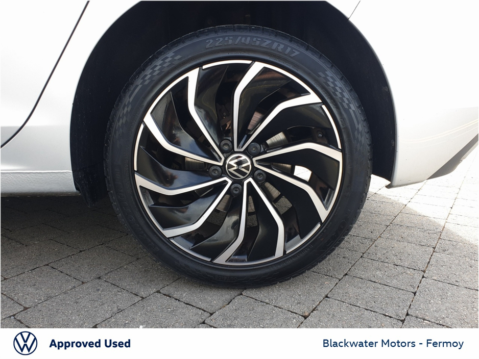 Volkswagen Golf 2.0TDI 115BHP STYLE WITH UPGRADED ALLOYS & REAR TINTED WINDOWS — thumbnail 9