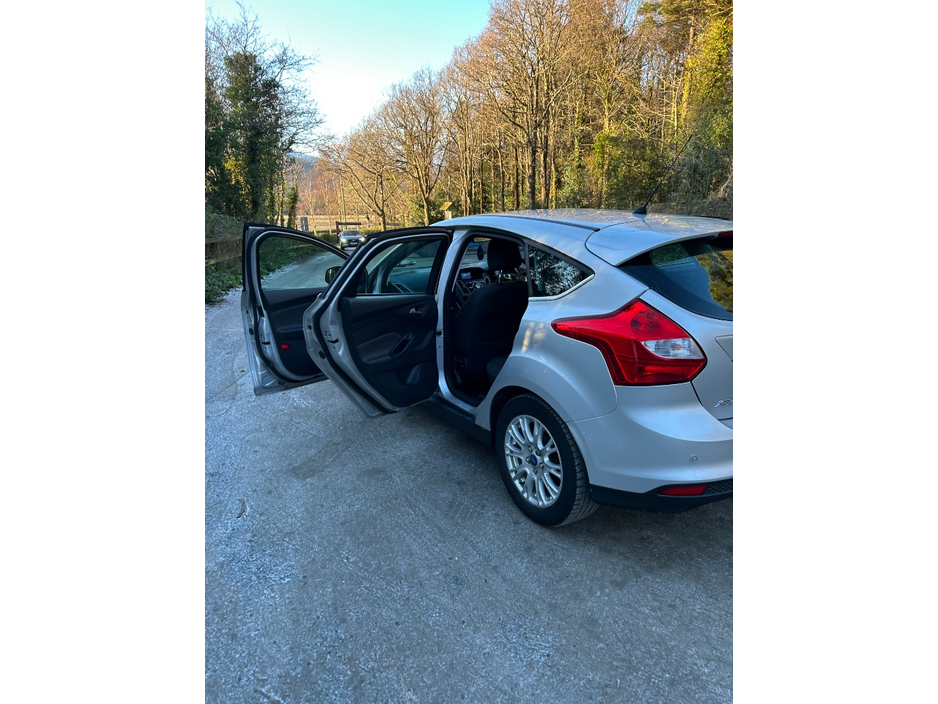 Ford Focus 1.6 TITANIUM 125BHP 5DR