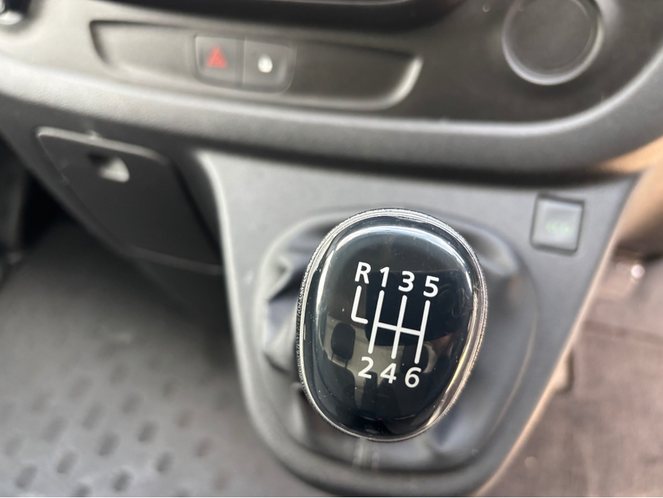 2021 Renault Trafic 2L Diesel For Sale Images