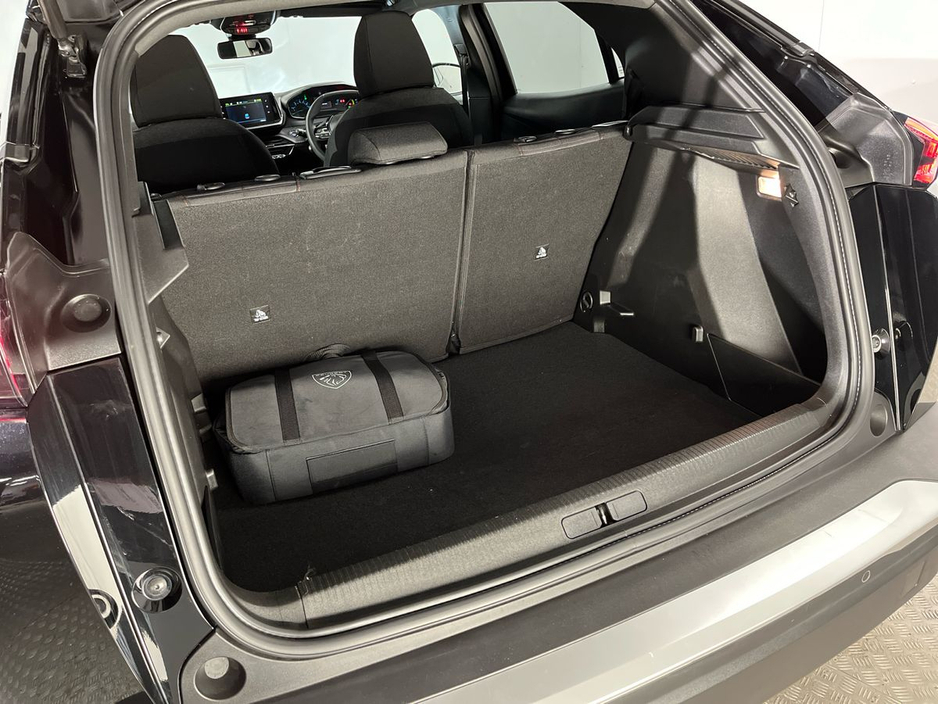 Peugeot 2008 Active Premium+ EV 50kWh 136BHP - Parking Sensors - Climate Control - - Auto Lights/Wipers - Apple CarPlay/Android Auto — thumbnail 12