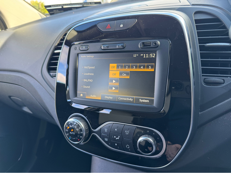 Renault Captur TCE ICONIC 90PS 5DR — thumbnail 14