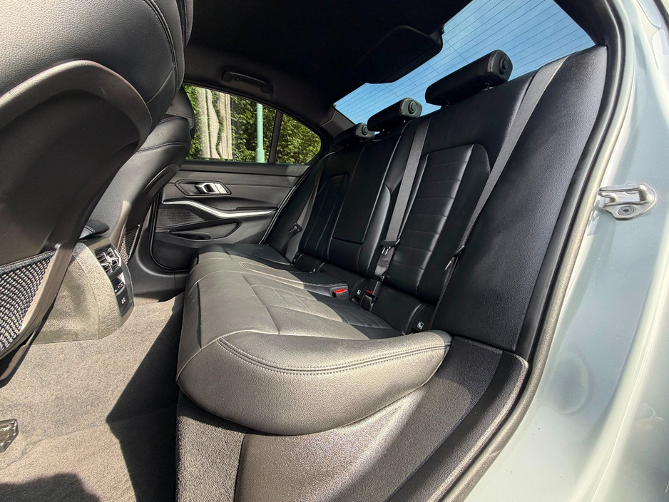 BMW 3 Series 330E M SPORT M PERFORMANCE *1 YEAR WARRANTY* — thumbnail 23