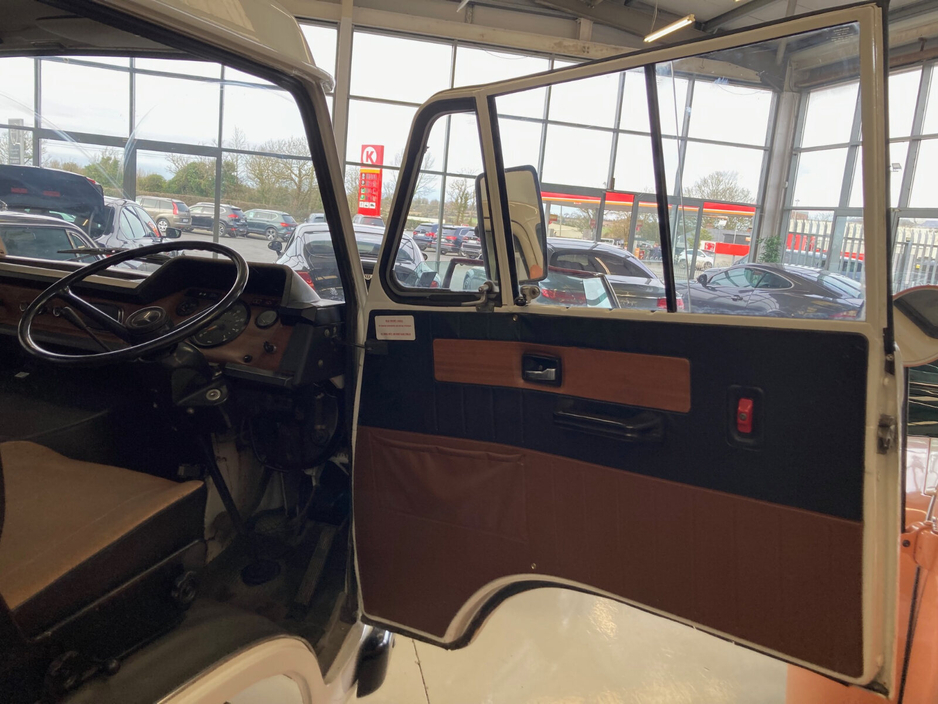 1976 Mercedes-Benz 306 D 2.2L Diesel For Sale Images