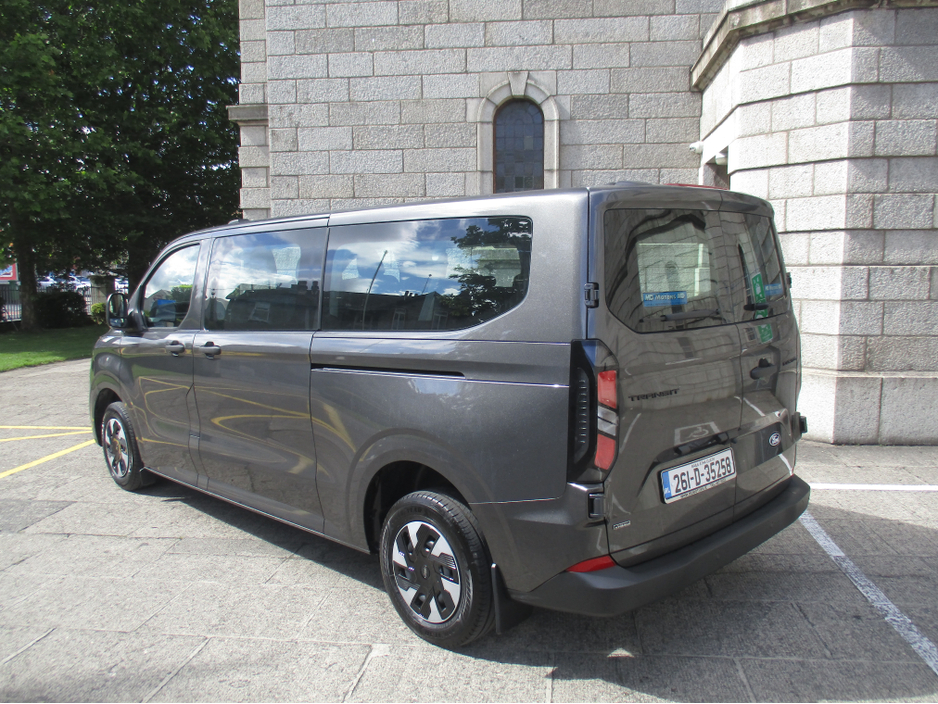 2026 Ford Transit Custom Kombi 2.5L Petrol Plug-in Hybrid For Sale Images