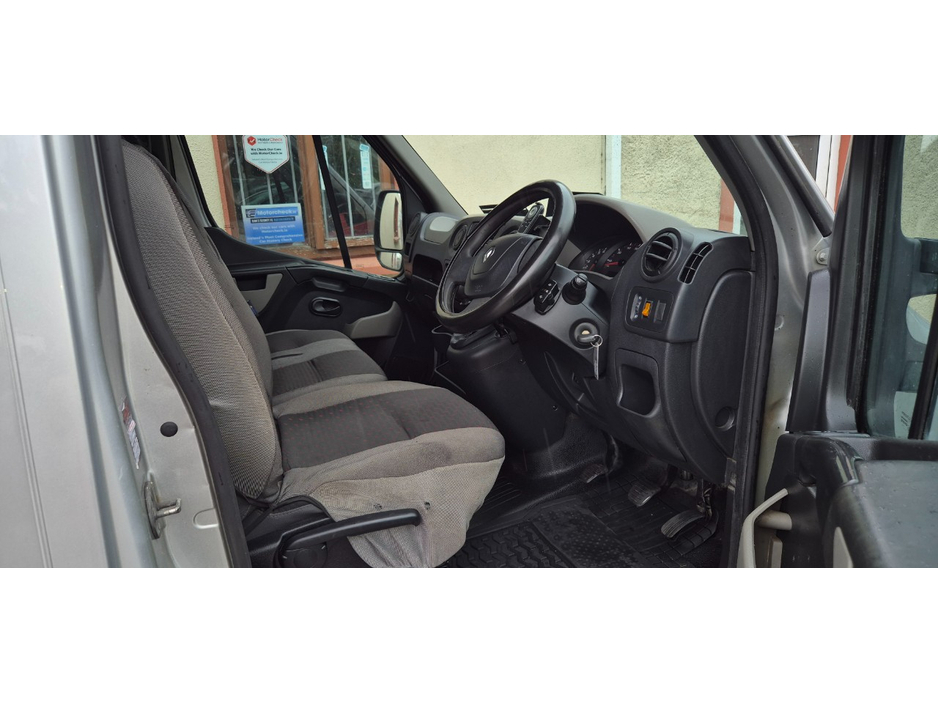 2014 Renault Master 2.3L Diesel For Sale Images