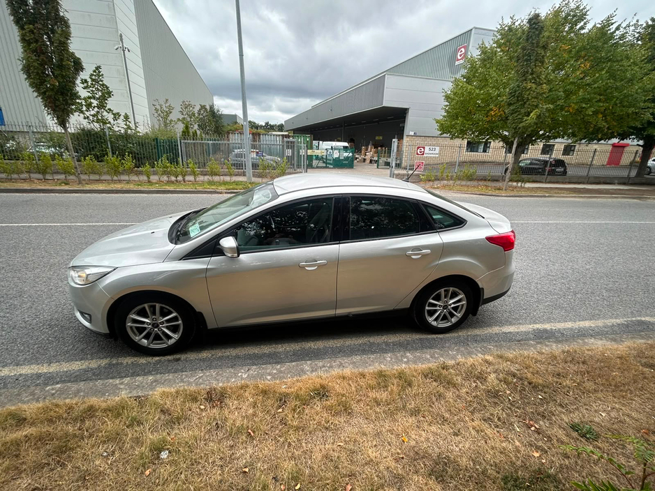 Ford Focus STYLE 1.0 ECOBOOST 100PS 4DR — thumbnail 2