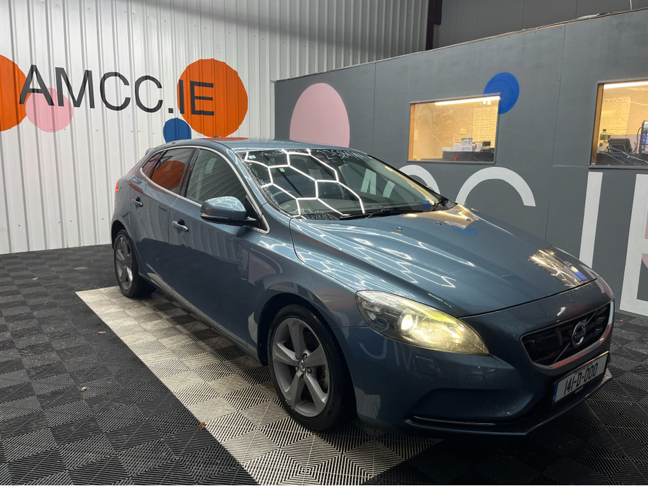 Used Volvo V40 2014 in Dublin