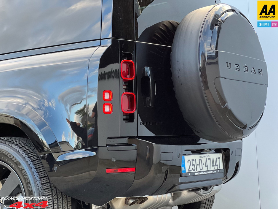 2025 Land Rover Defender 3.0L Diesel For Sale Images