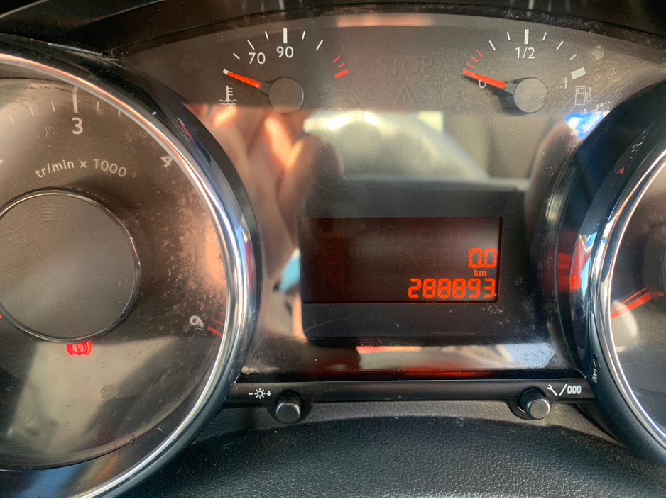 2015 Peugeot 5008 1.6L Diesel For Sale Images