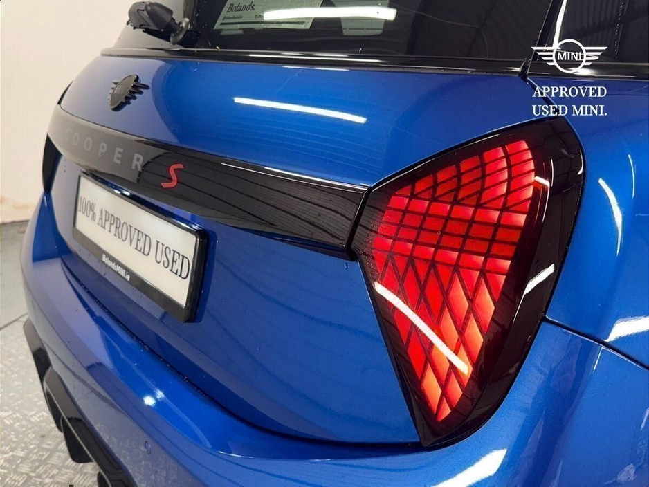 2025 MINI Hatch 2L Petrol For Sale Images
