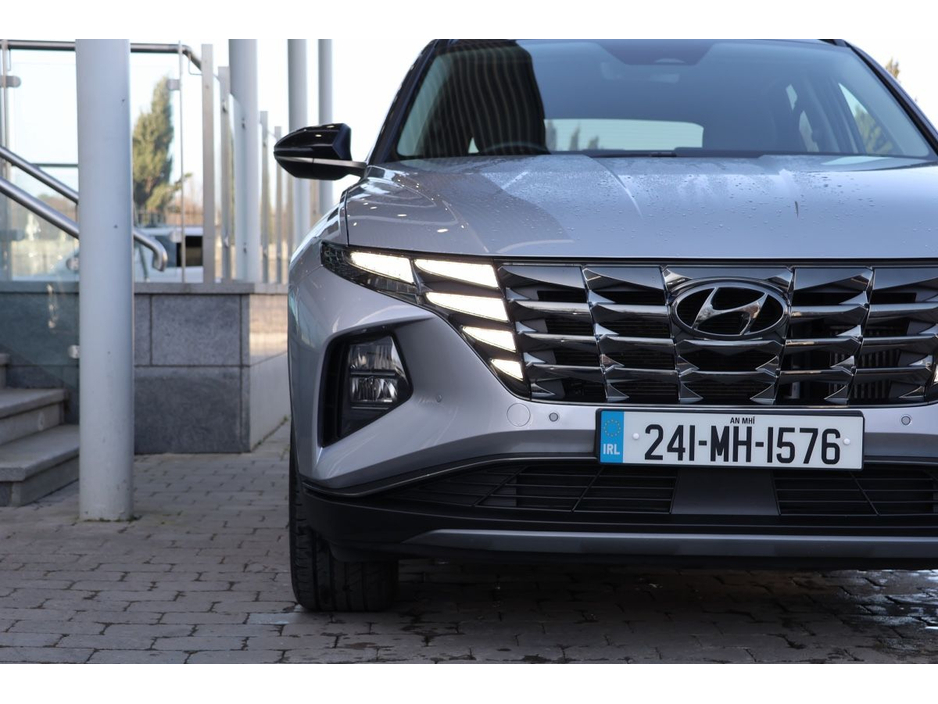 Hyundai Tucson 2WD Executive Plus - 4.99% APR — thumbnail 3